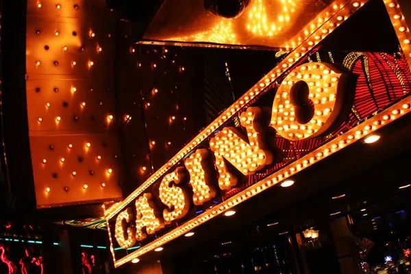 harta88 slot app showing live-dealer blackjack table and sportsbook odds